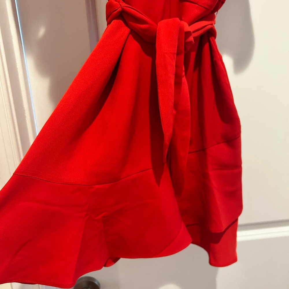 Red flirty ruffle dress - Picture 5 of 5